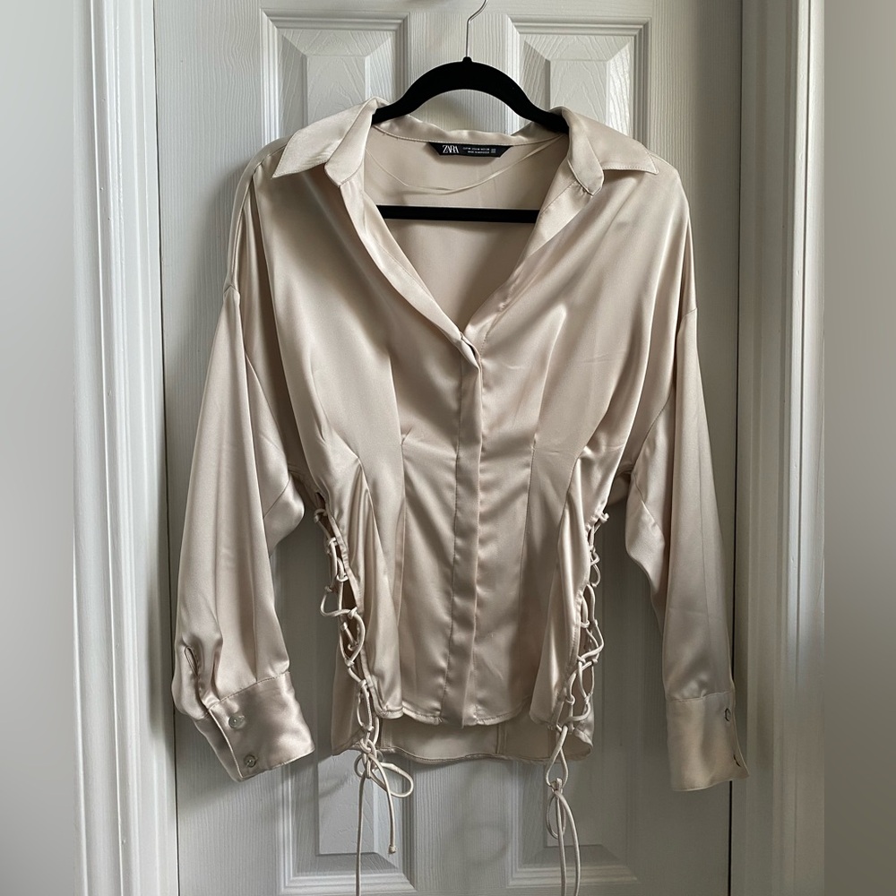 Zara FITTED SATIN EFFECT DRAWSTRING SHIRT - Soft gold REF. 8445/845